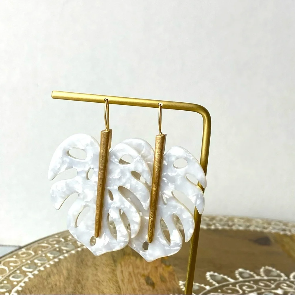 Leaf Charm Drop‎ Earrings